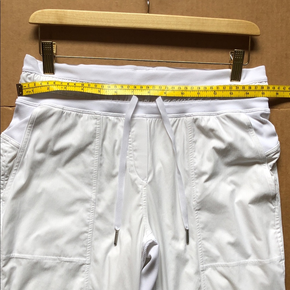 Lululemon Dance Studio White Lined Mid-rise Cropped Pants Size 6, excellent - Picture 10 of 12